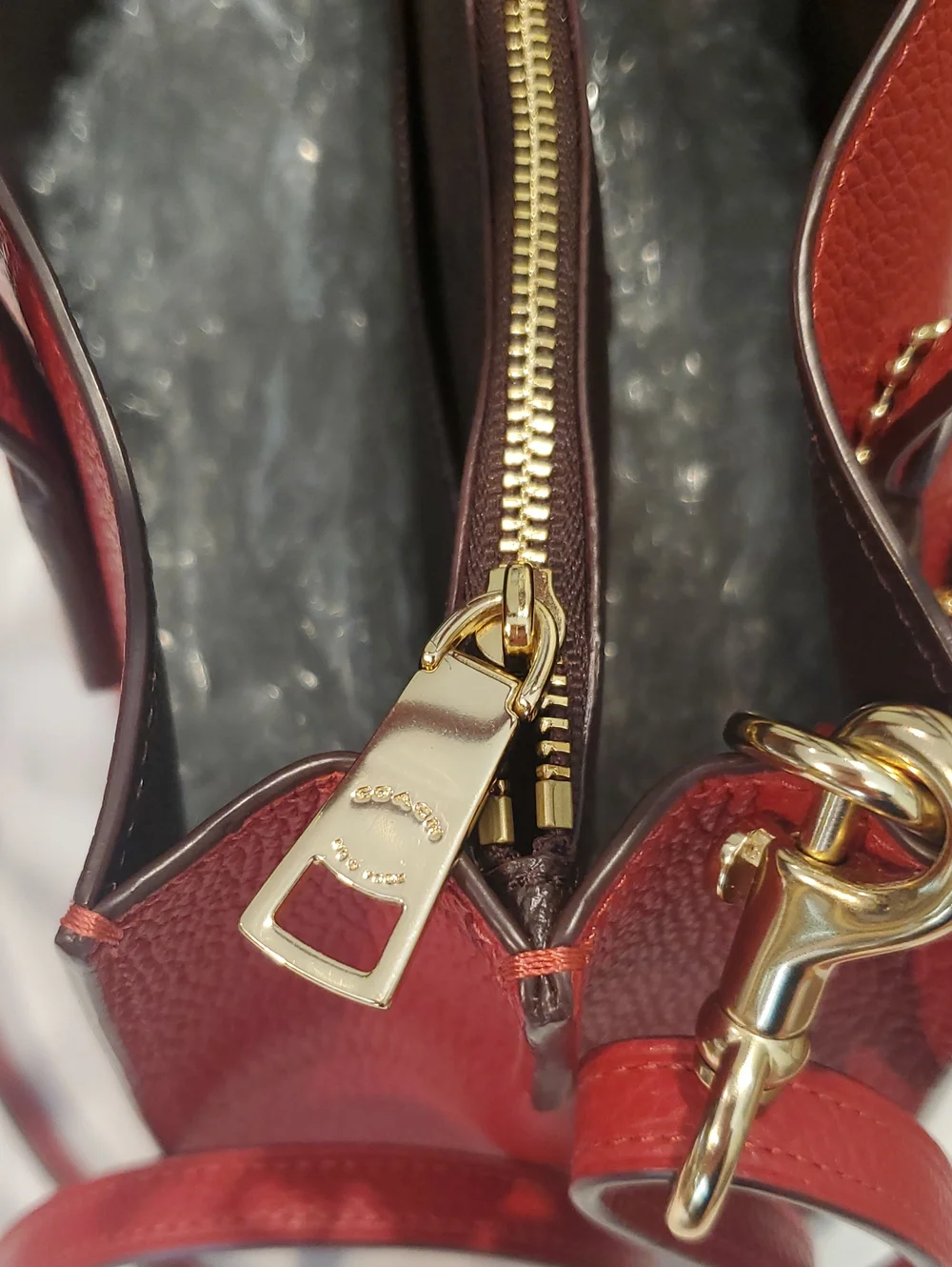 NWOT Charlie 28 Carryall Bag